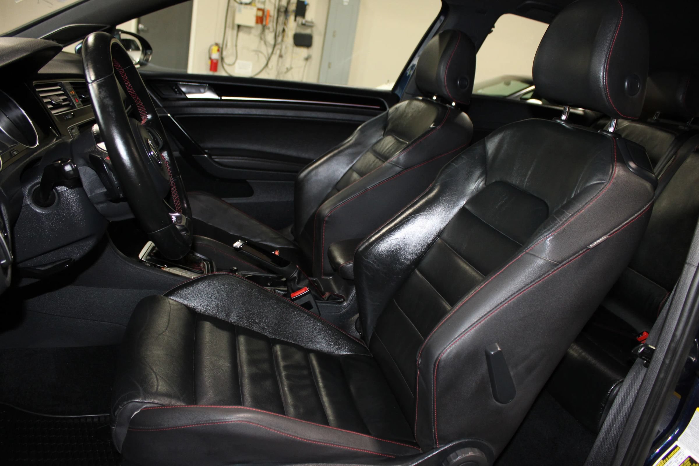 Used 2015 Volkswagen GTI SE FWD image 23