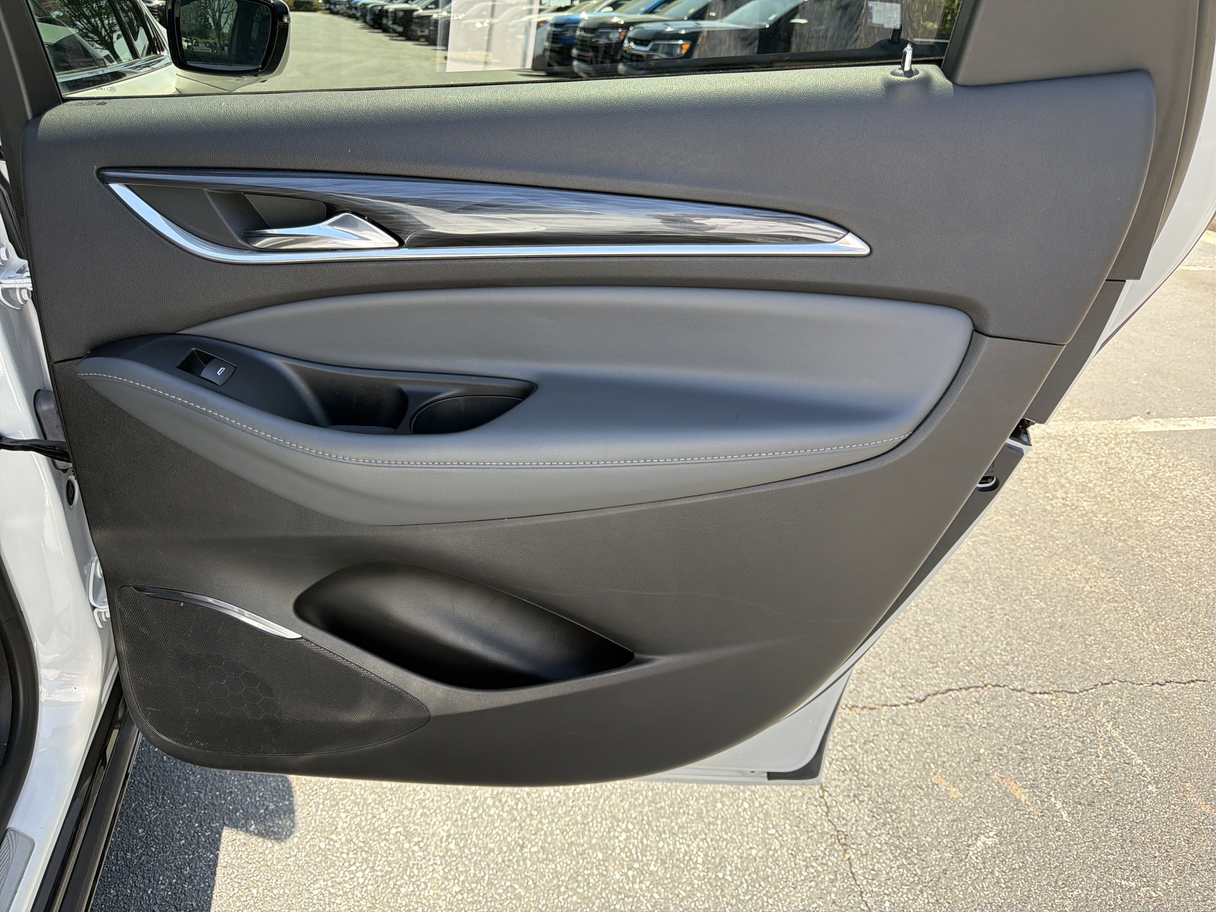 Used 2023 Buick Enclave Essence w/ Experience Buick Package AWD/4WD image 17