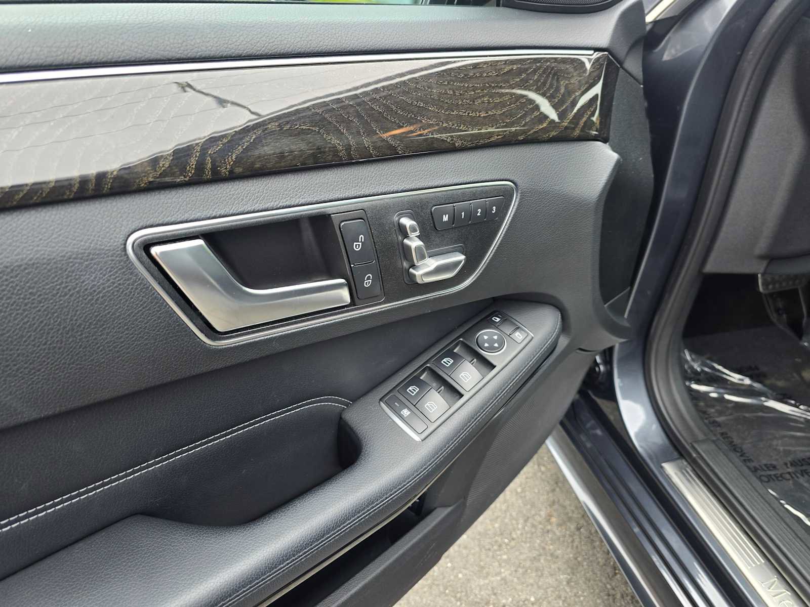 Used 2014 Mercedes-Benz E 350 Sedan image 21