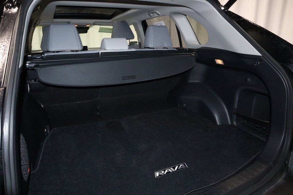 Used 2020 Toyota RAV4 Limited image 18