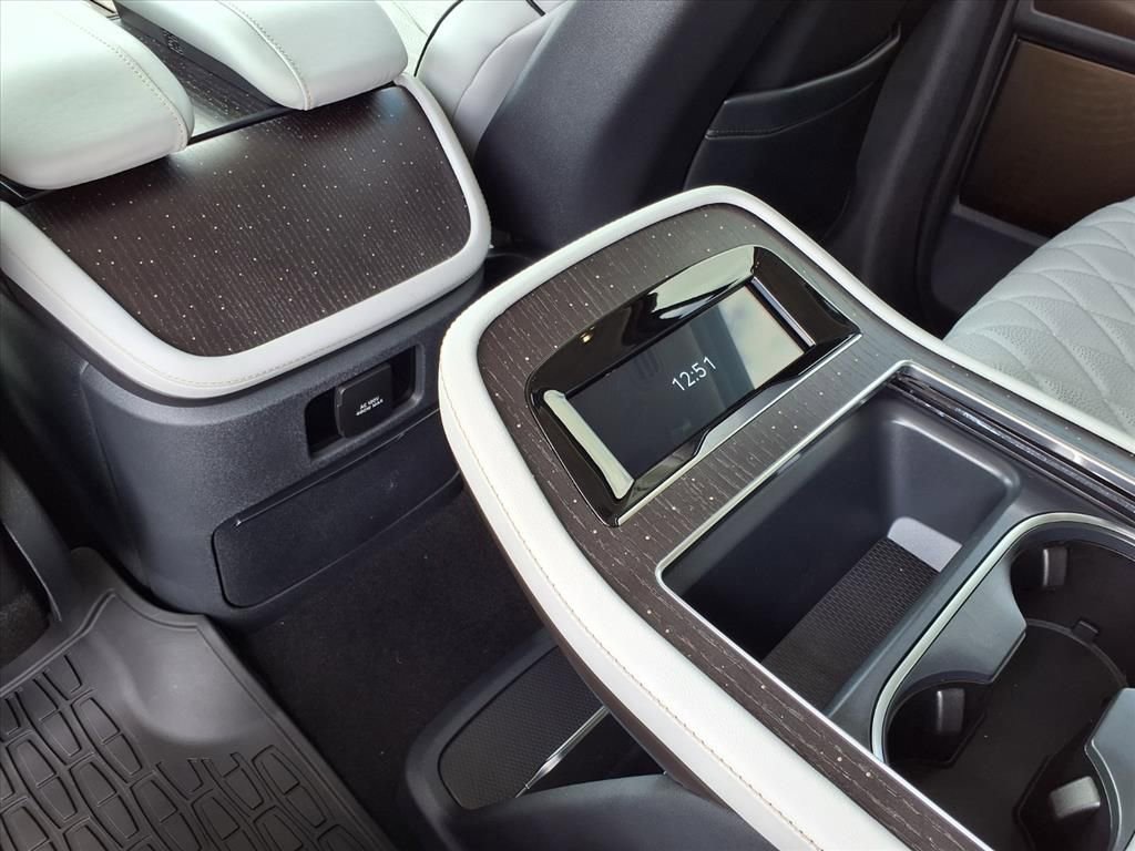 New 2026 Lincoln Navigator L Black Label image 14