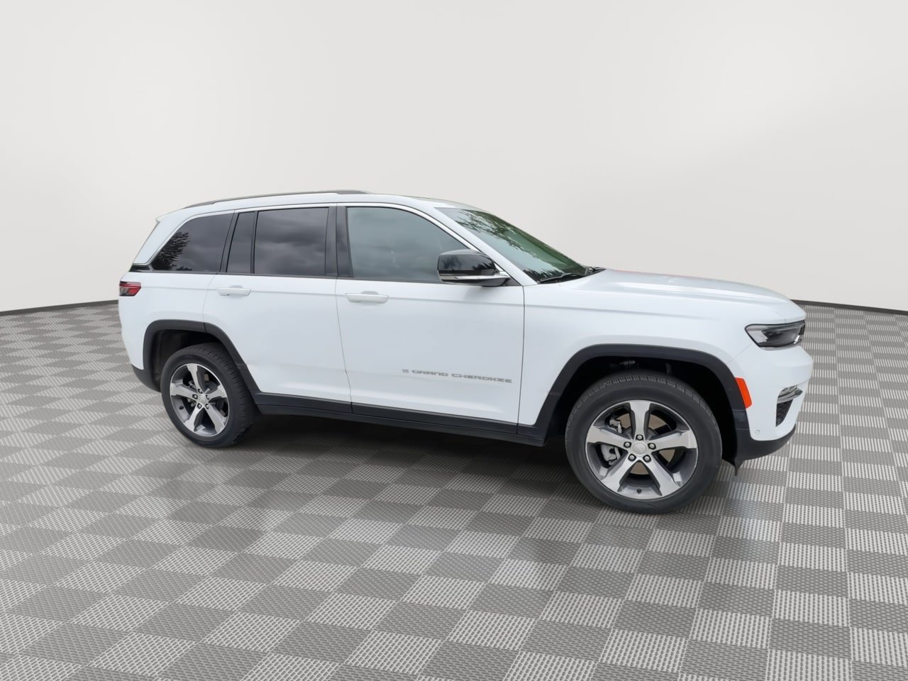 Used 2022 Jeep Grand Cherokee Limited 4xe w/ Luxury Tech Group II AWD/4WD image 9