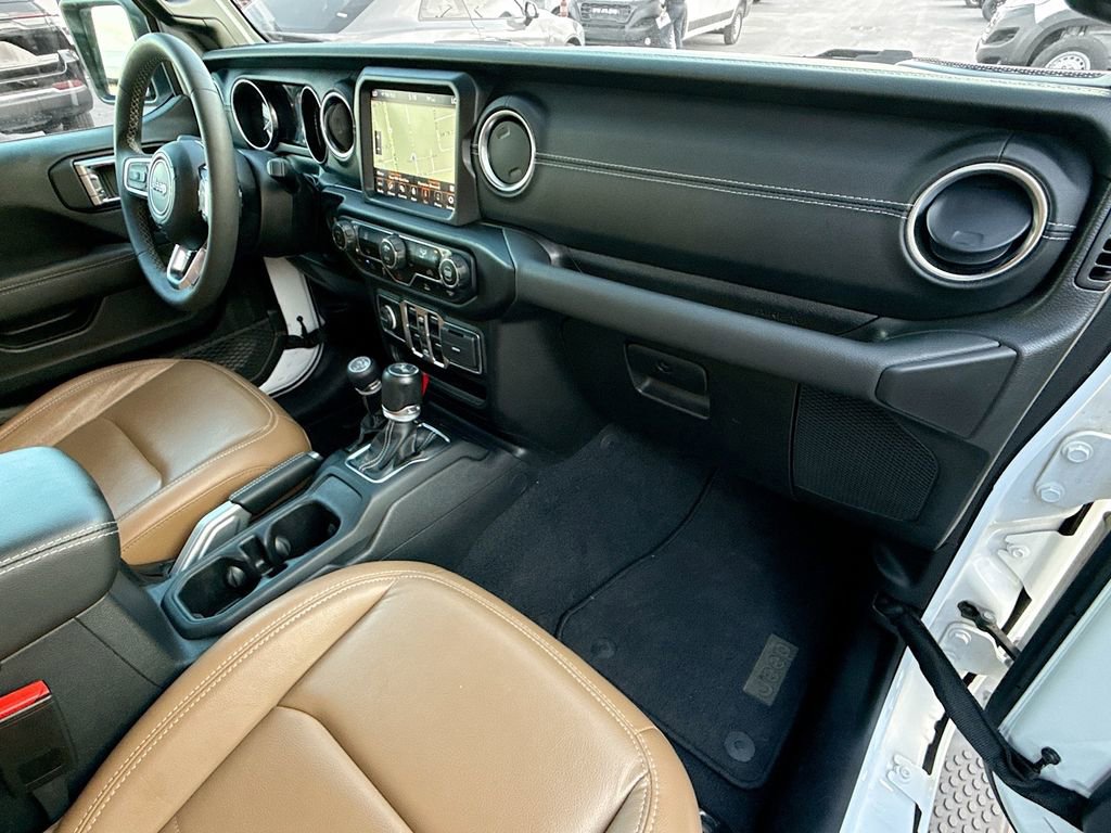 Used 2023 Jeep Wrangler Unlimited Sahara image 34