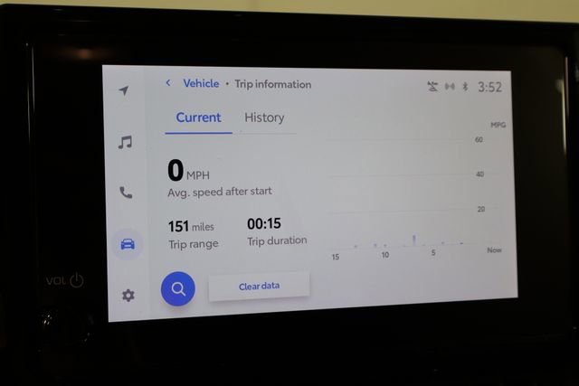 Used 2025 Toyota Corolla LE image 30