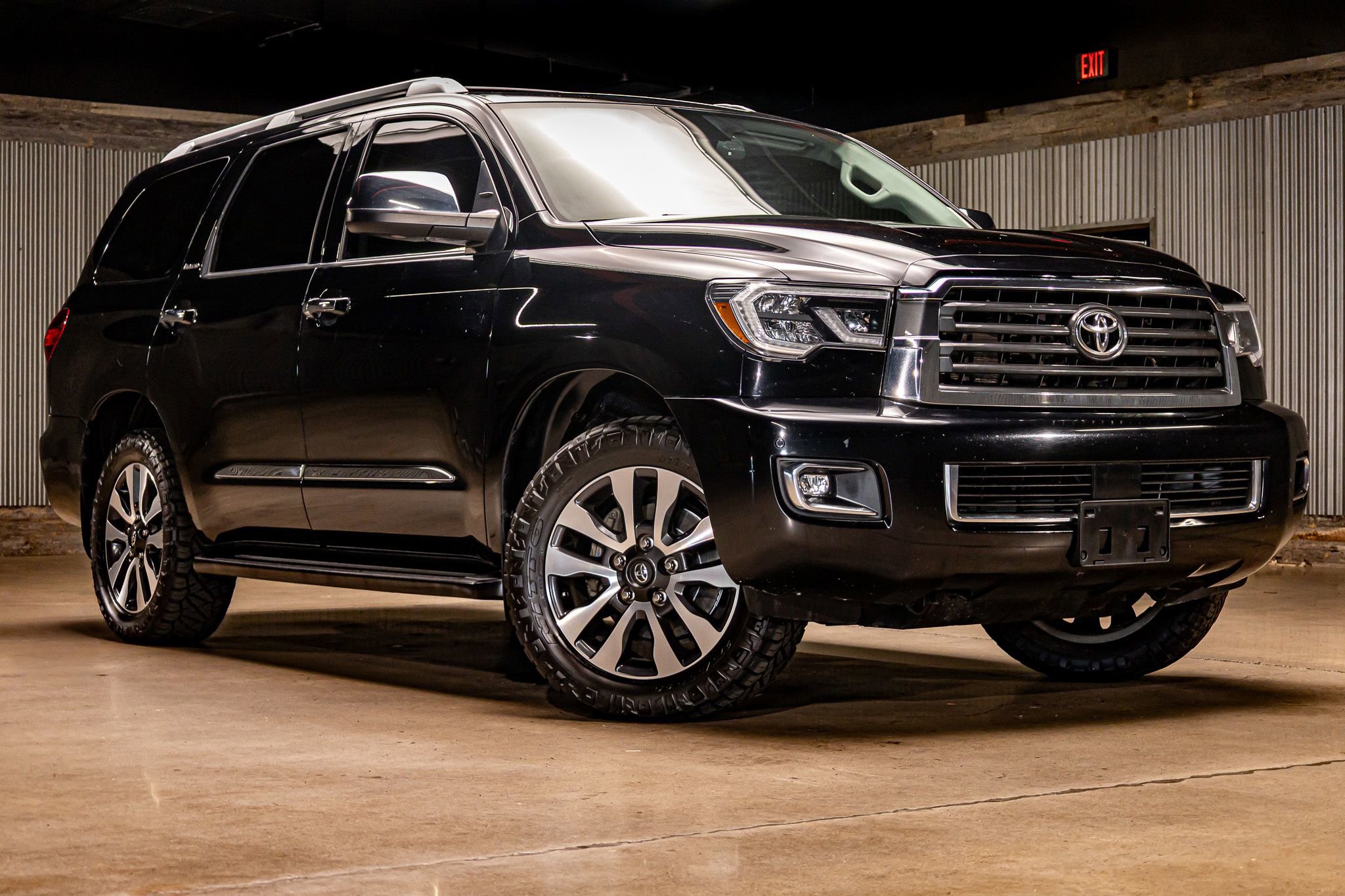 Used 2022 Toyota Sequoia Limited image 1