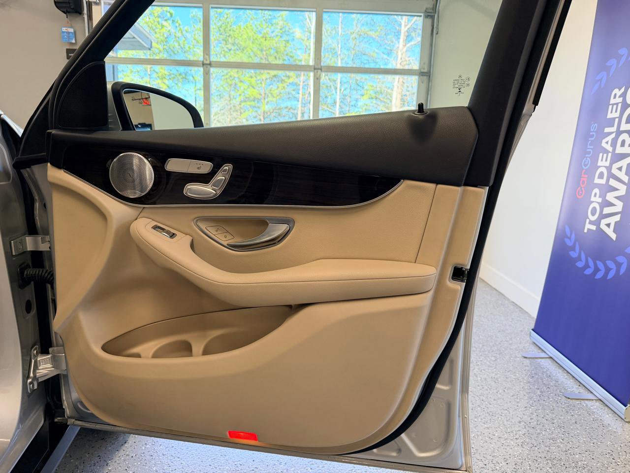 Used 2019 Mercedes-Benz GLC 300 4MATIC image 29