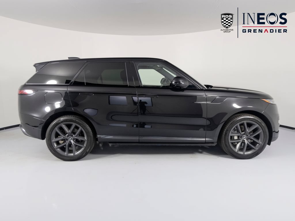 Used 2024 Land Rover Range Rover Sport SE AWD/4WD image 6