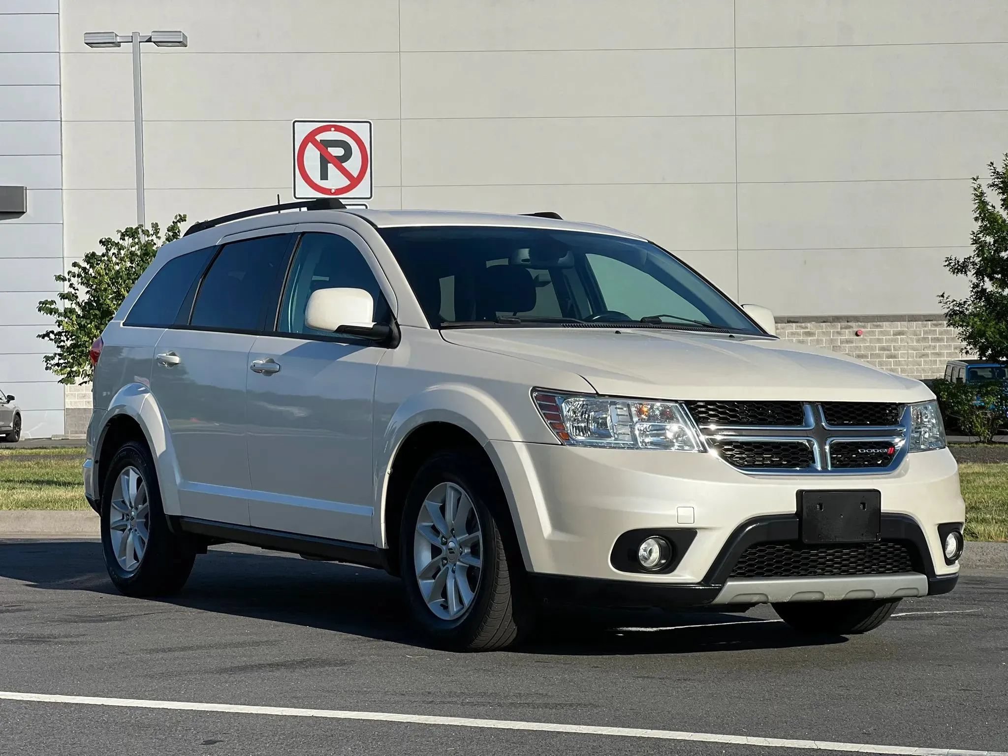Used 2019 Dodge Journey SE w/ Premium Group FWD image 7