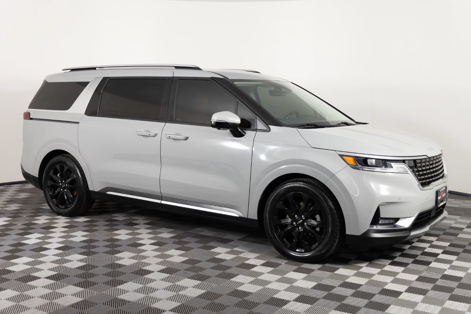 Used 2022 Kia Carnival SX FWD image 10
