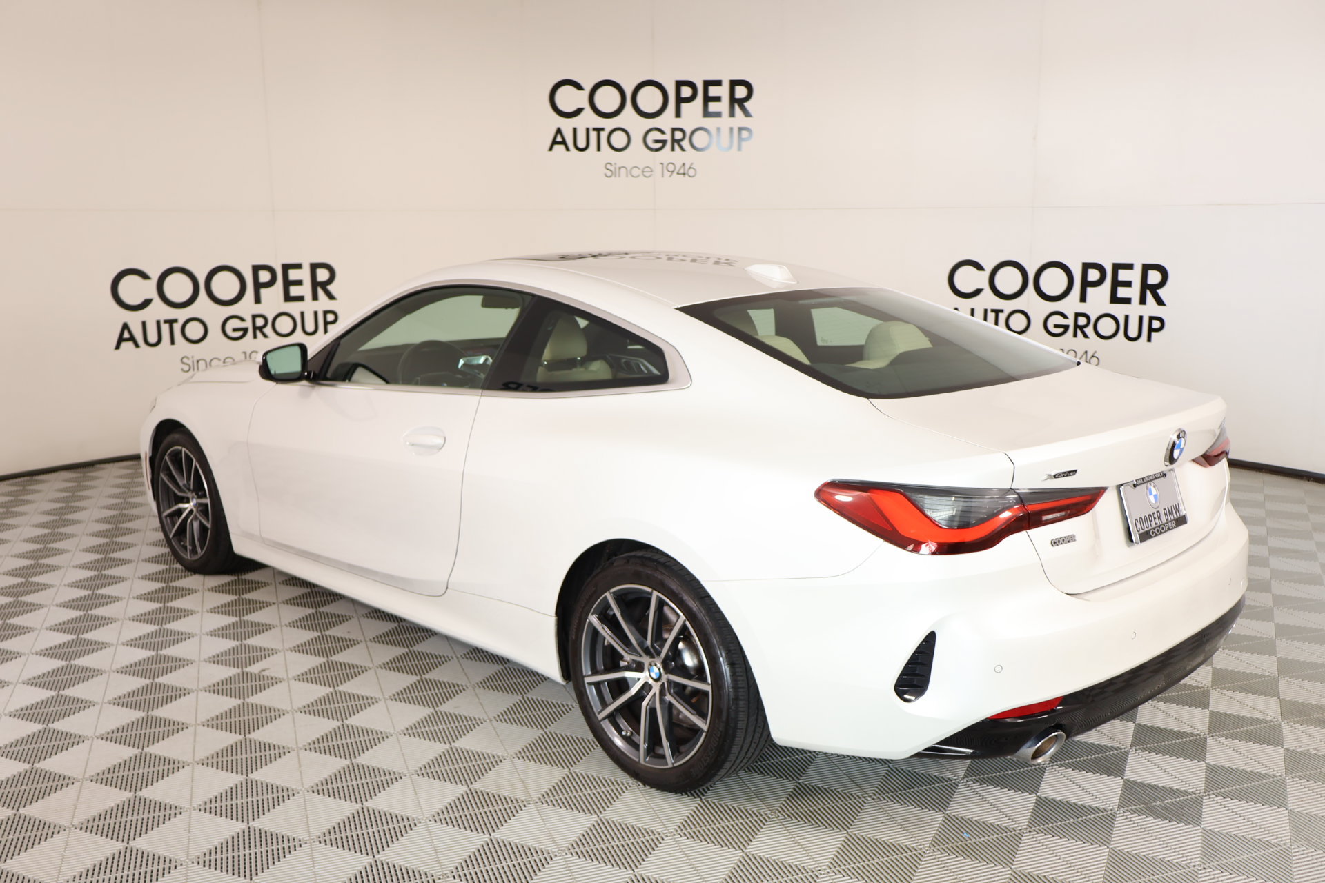 Used 2024 BMW 430i xDrive Coupe AWD/4WD image 23
