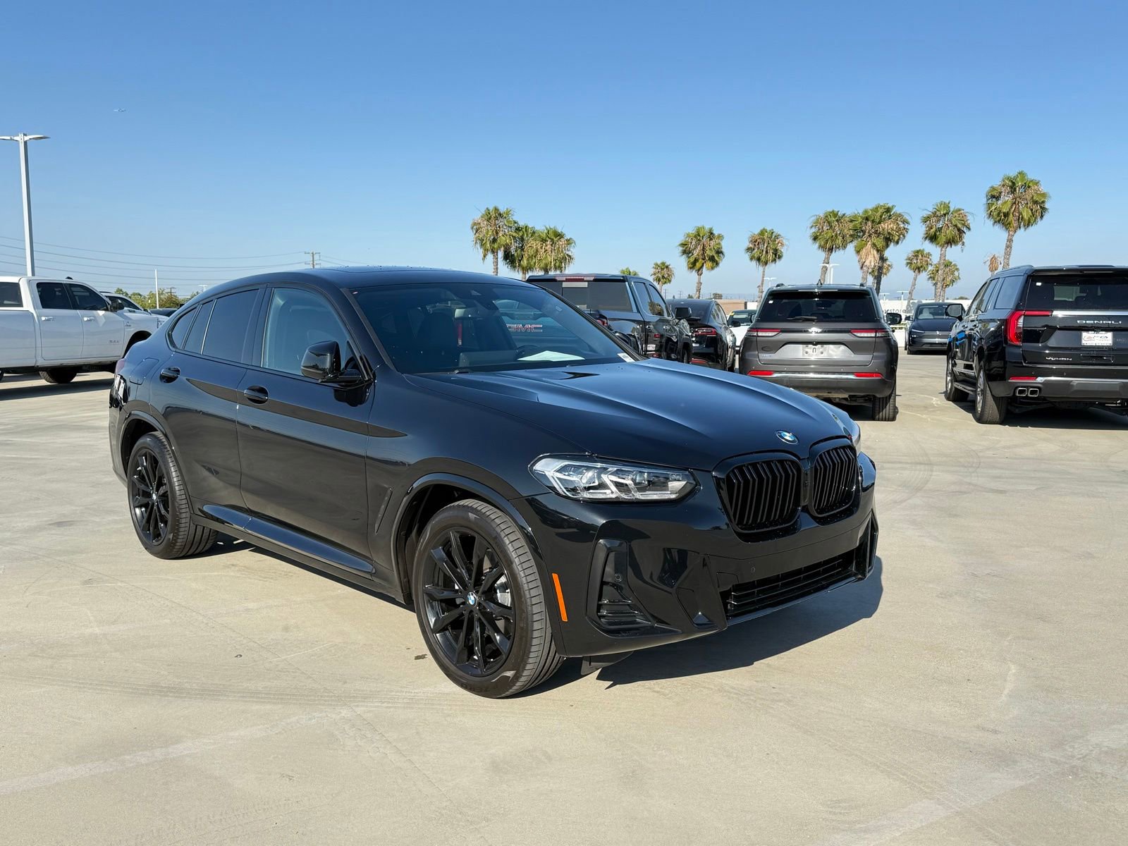 Used 2022 BMW X4 xDrive30i w/ M Sport Package 2 AWD/4WD image 4