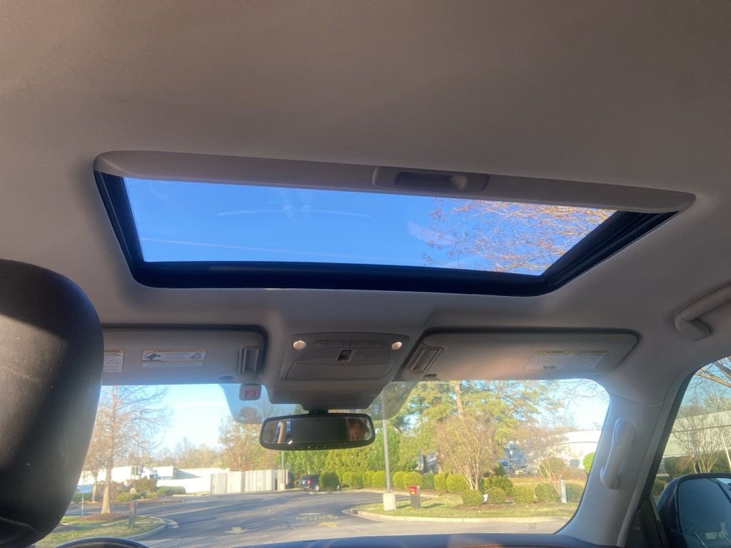 Used 2020 Nissan Armada SL w/ Premium Package image 18