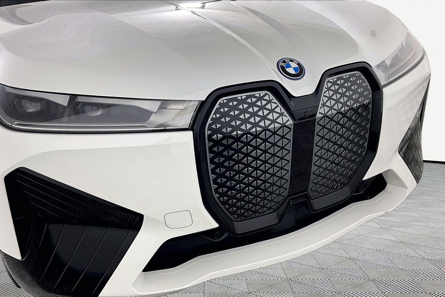 Certified 2024 BMW iX xDrive50 w/ Sport Package AWD/4WD image 27