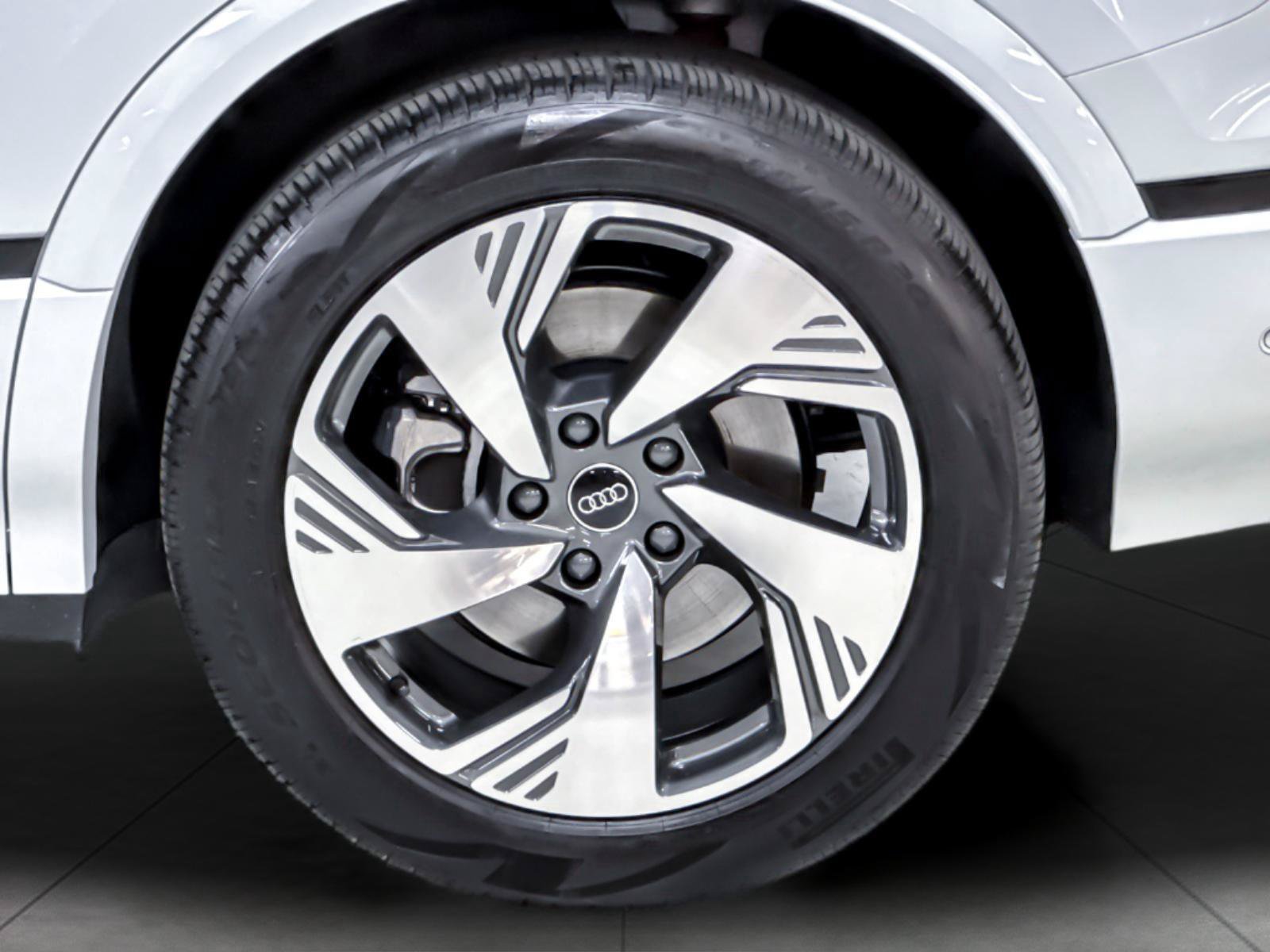 Certified 2025 Audi Q6 e-tron Premium Plus AWD/4WD image 25