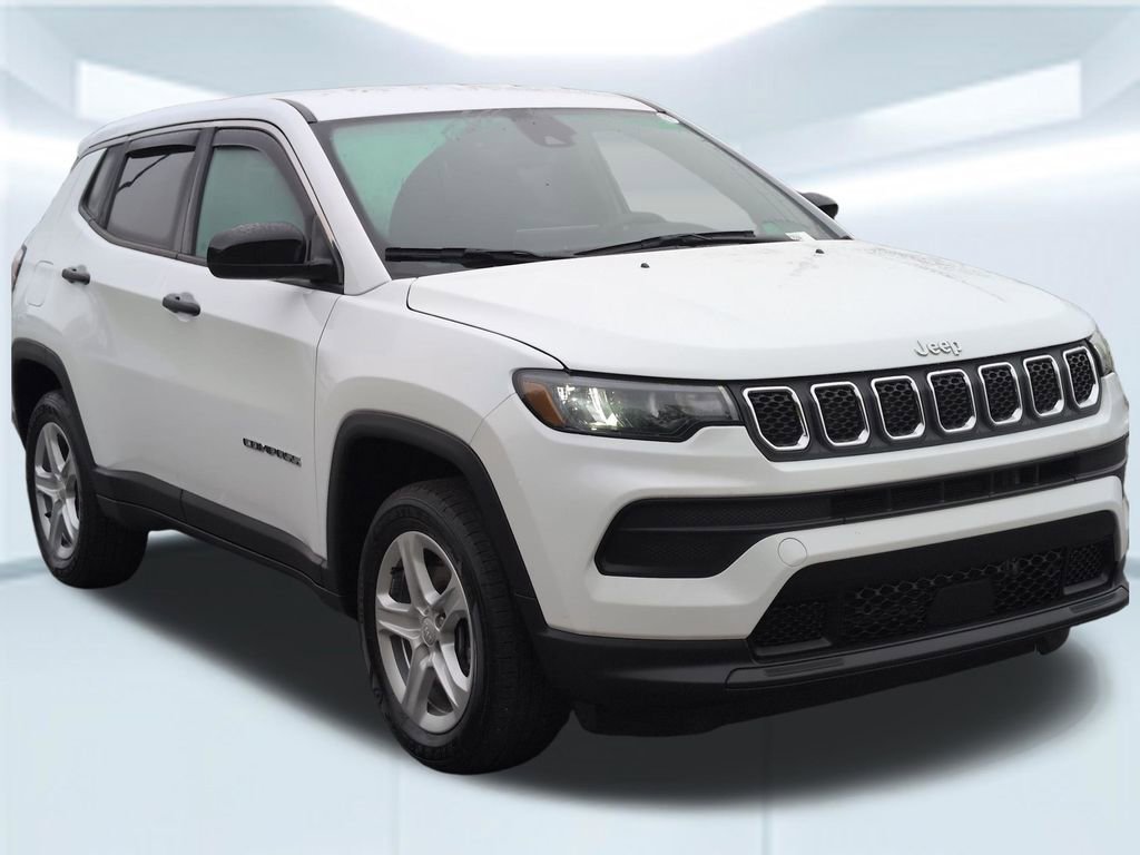 Used 2023 Jeep Compass Sport image 8
