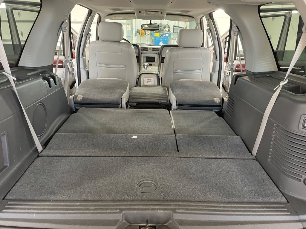 Used 2005 Lincoln Navigator Luxury AWD/4WD image 19