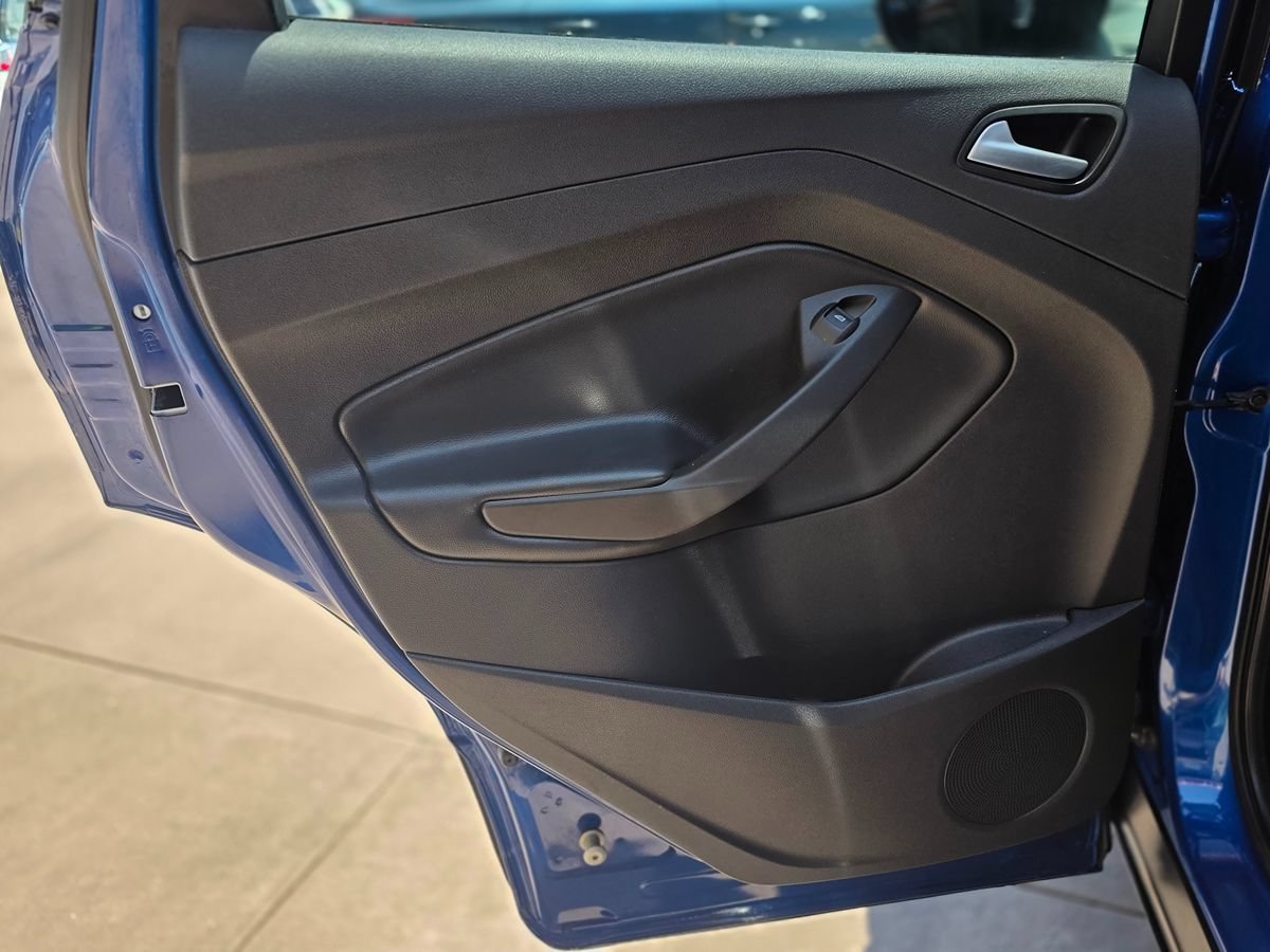 Used 2017 Ford Escape SE FWD image 25