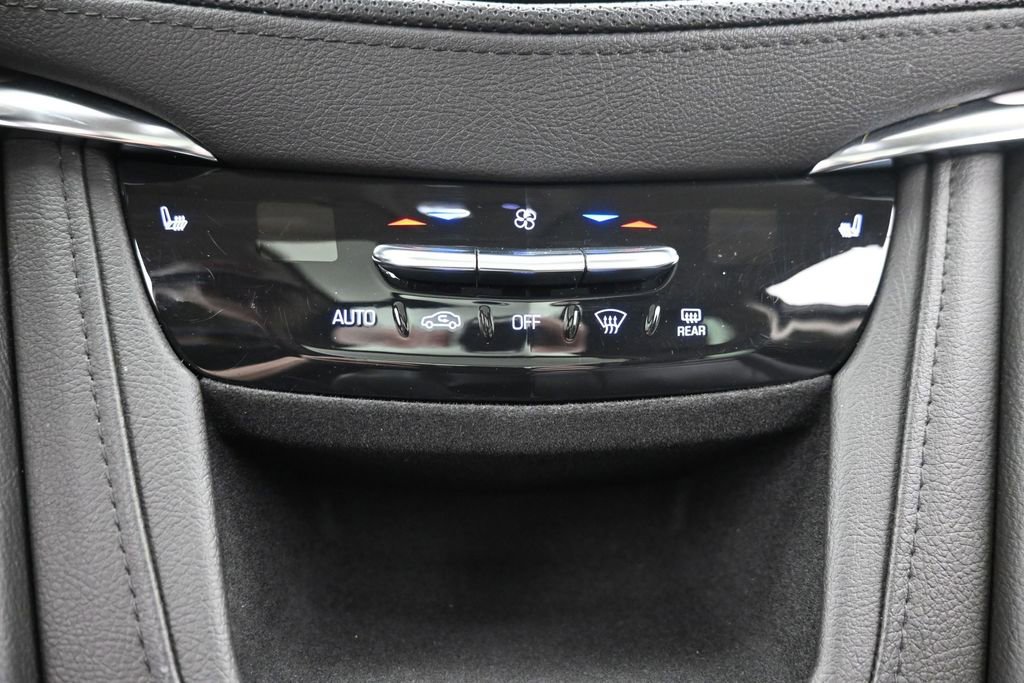Used 2019 Cadillac XT5 Luxury AWD/4WD image 16