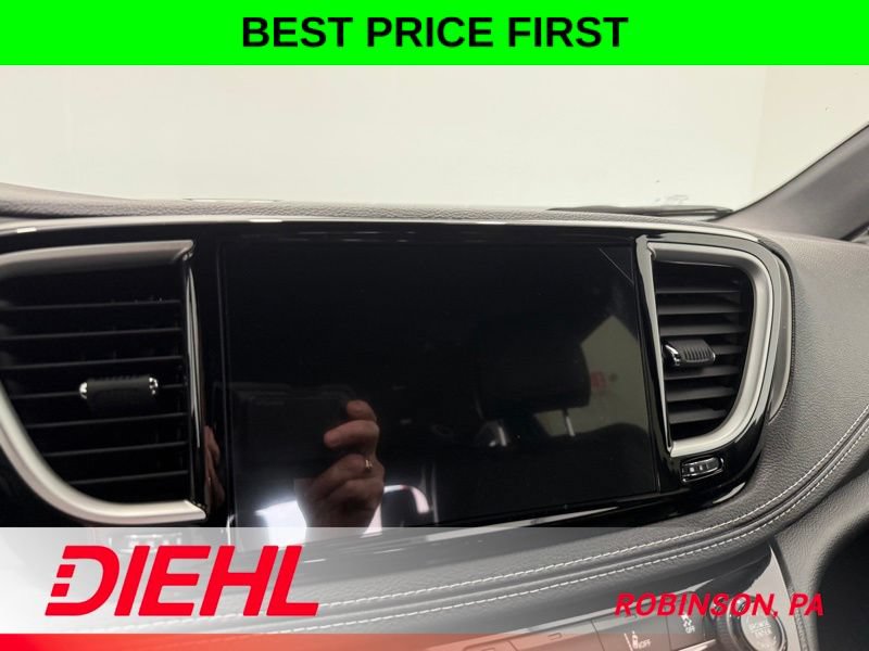 New 2027 Chrysler Pacifica Select AWD/4WD image 35