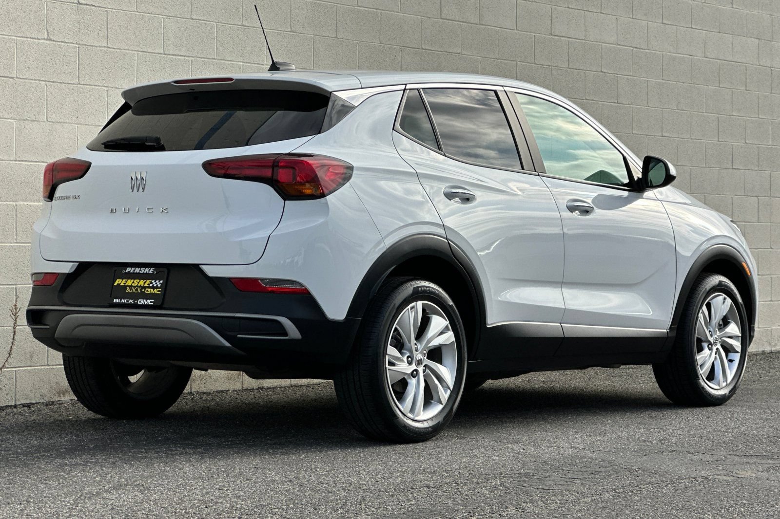 Certified 2024 Buick Encore GX Preferred FWD image 4