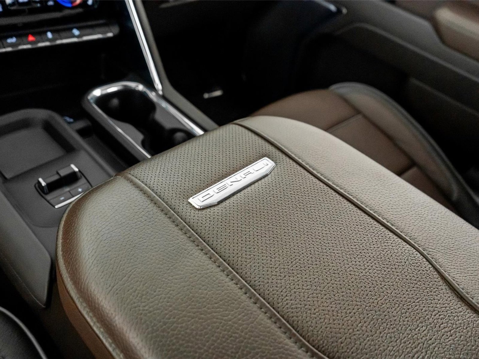 Used 2025 GMC Sierra 3500 Denali w/ Denali Reserve Package image 35