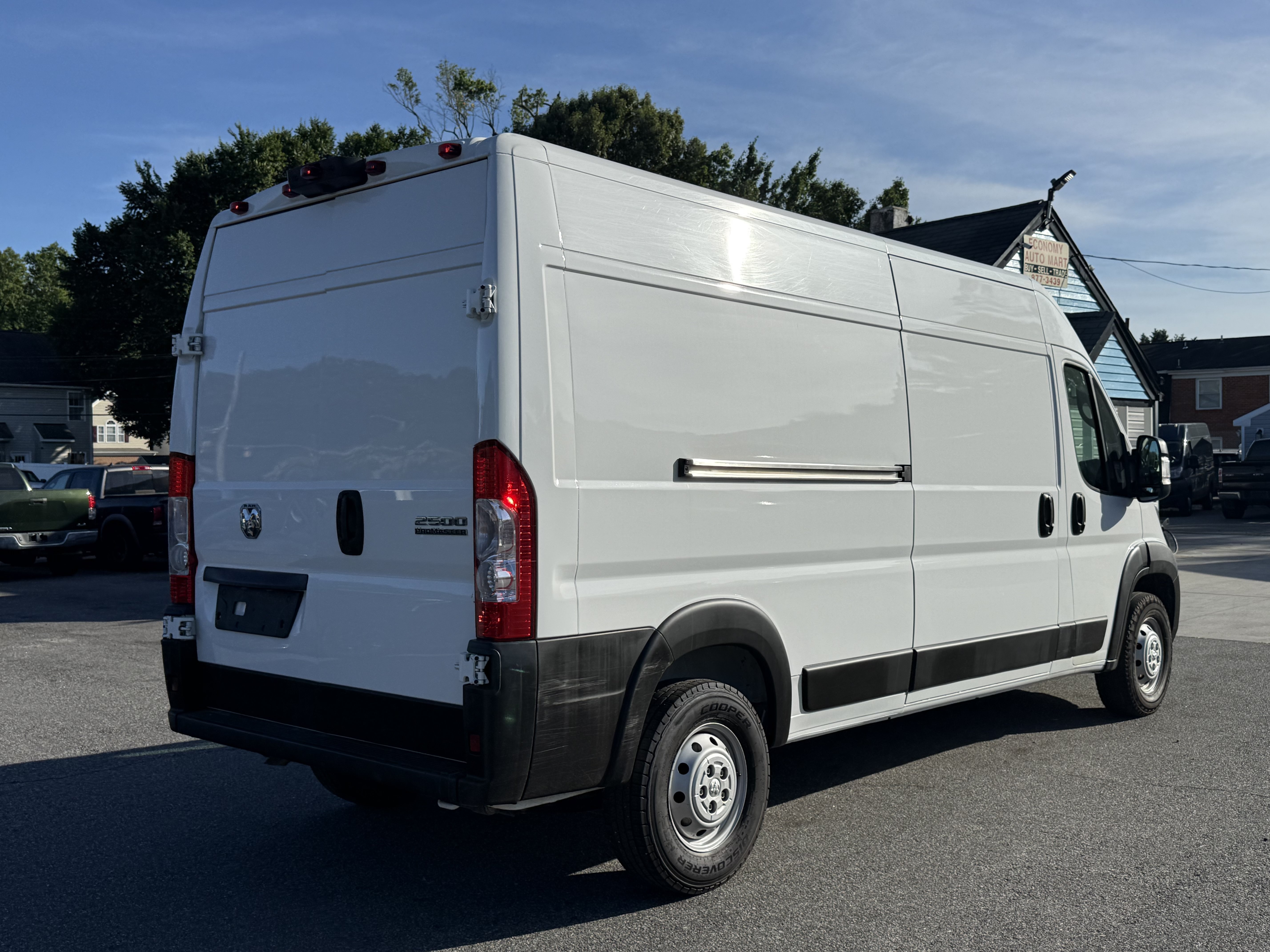 Used 2023 RAM ProMaster 2500 FWD image 8