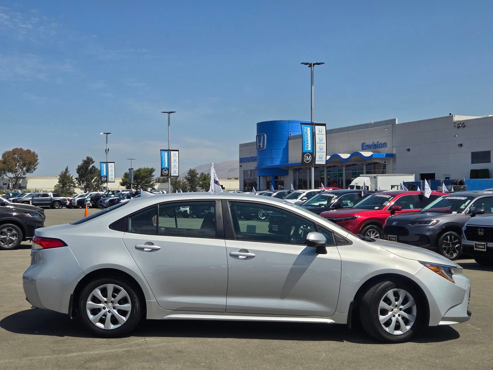 Used 2023 Toyota Corolla LE FWD image 8