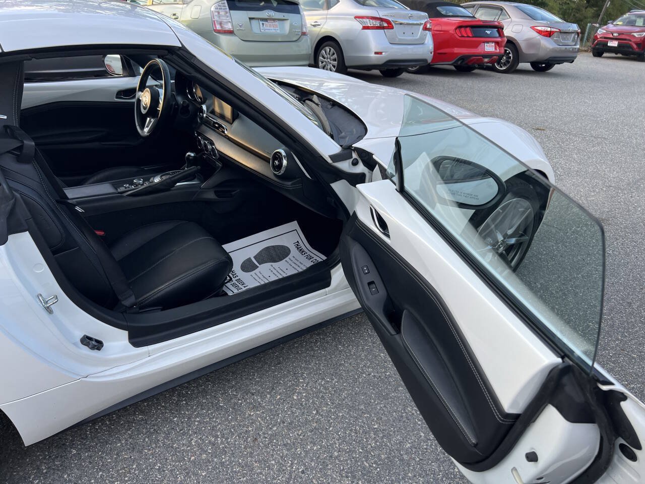 Used 2020 MAZDA MX-5 Miata RF Grand Touring RWD image 9