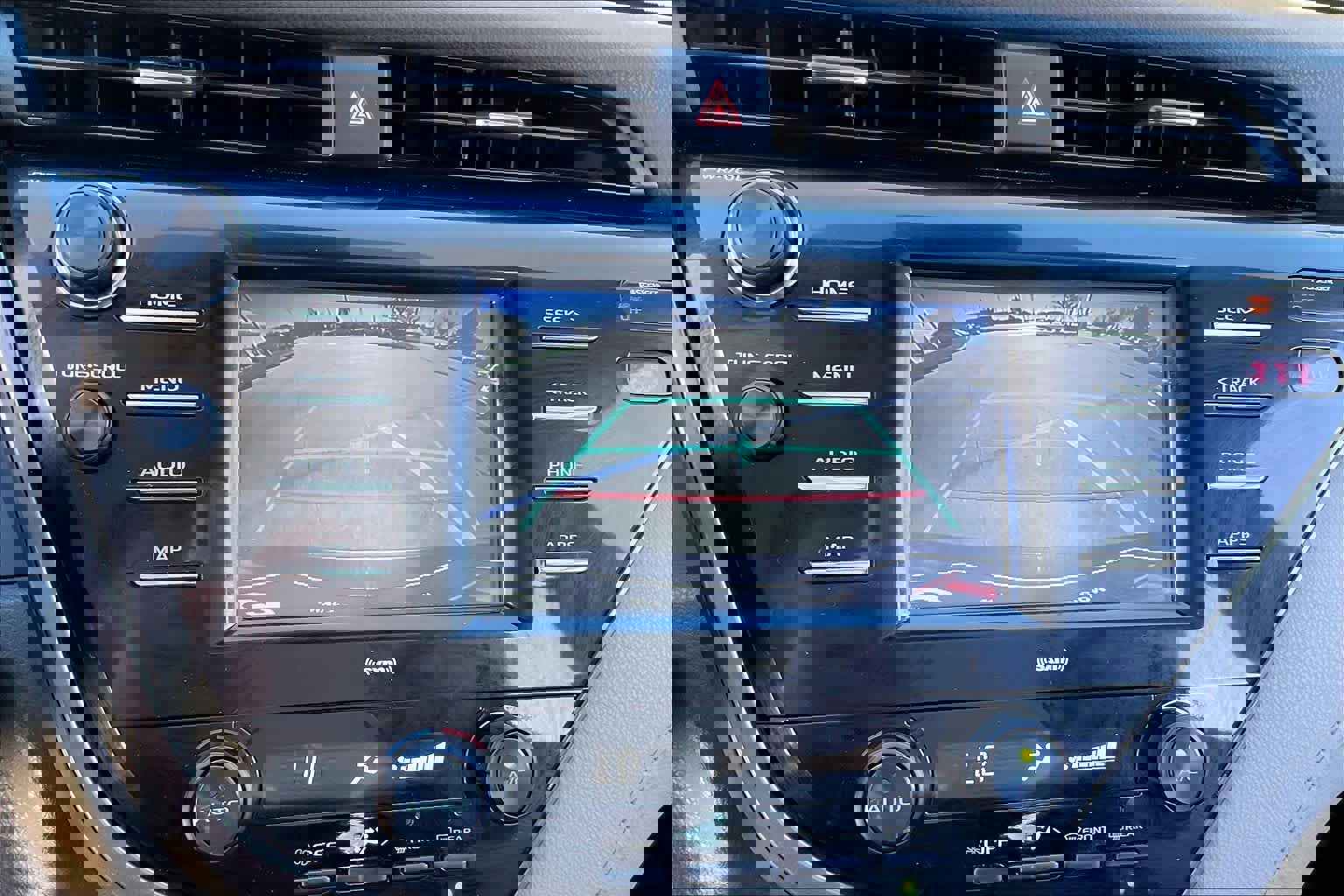 Used 2020 Toyota Camry SE image 24