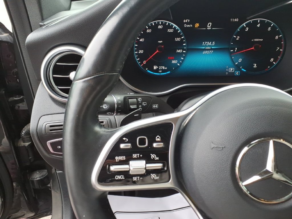 Used 2020 Mercedes-Benz GLC 300 4MATIC image 21