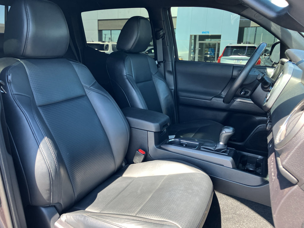 Used 2018 Toyota Tacoma TRD Sport image 35