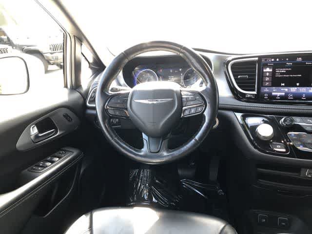 Used 2021 Chrysler Pacifica Touring-L w/ S Appearance Package AWD/4WD image 10