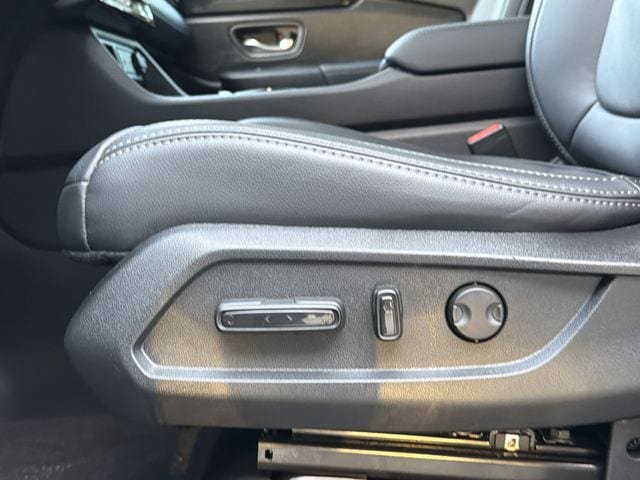Used 2025 Honda Pilot EX-L image 21