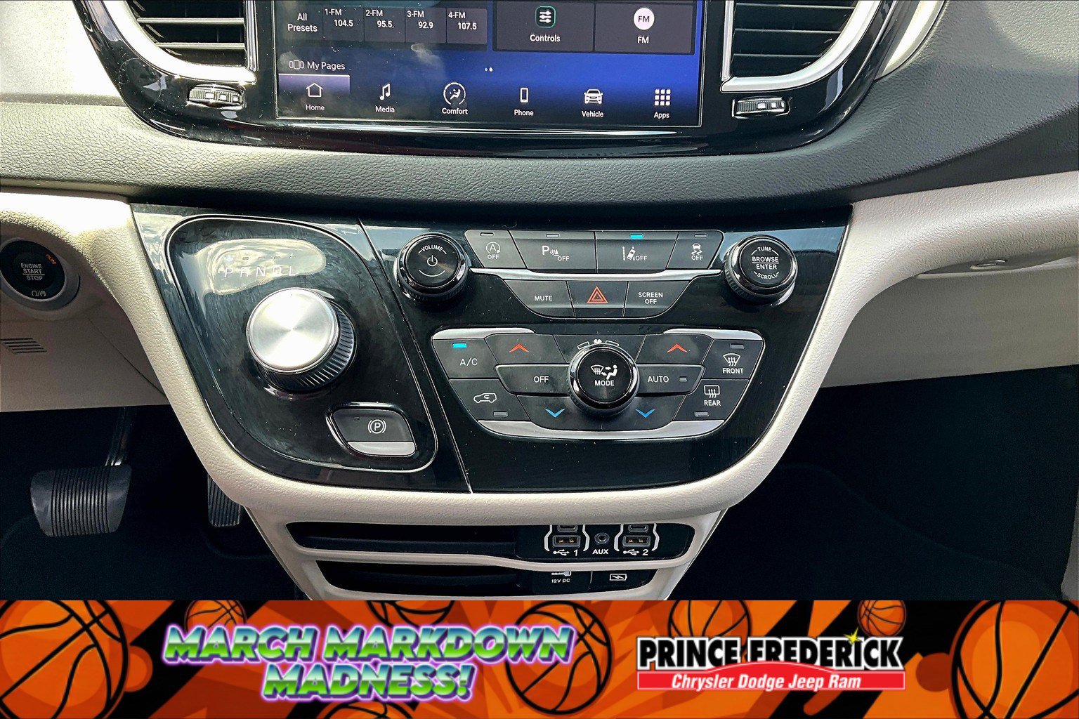 Used 2022 Chrysler Pacifica Touring-L image 27