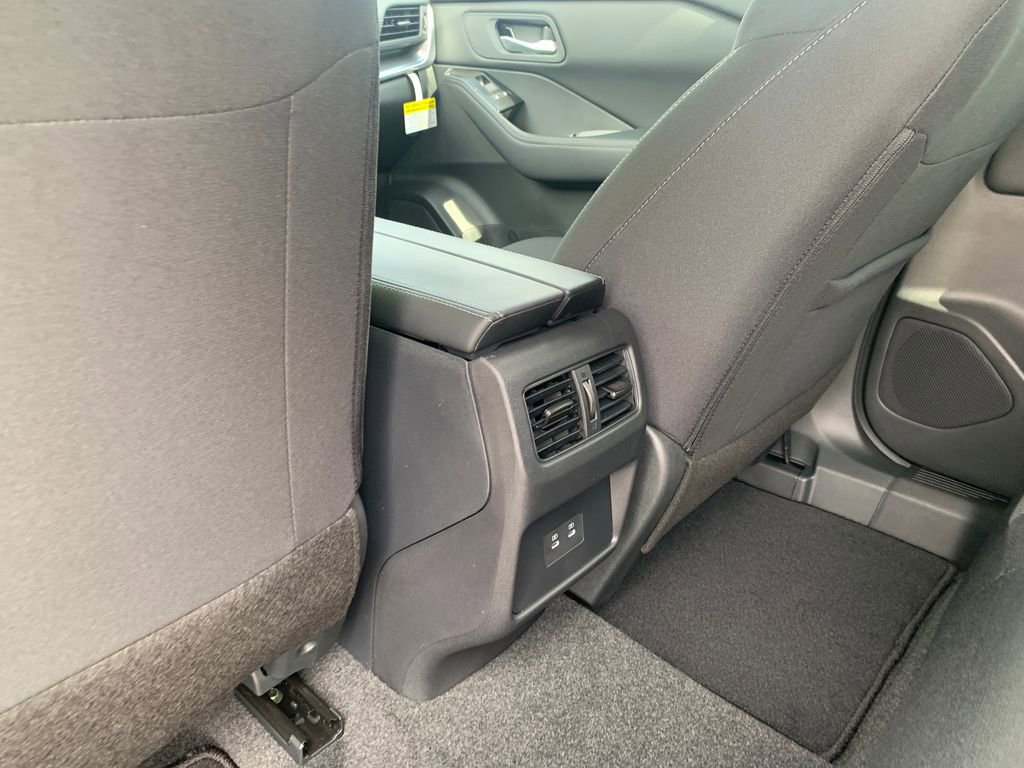 New 2026 Nissan Rogue SV FWD image 22
