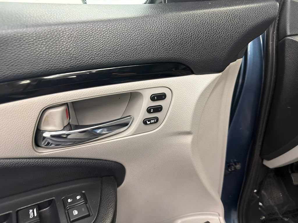 Used 2020 Honda Pilot Touring image 12