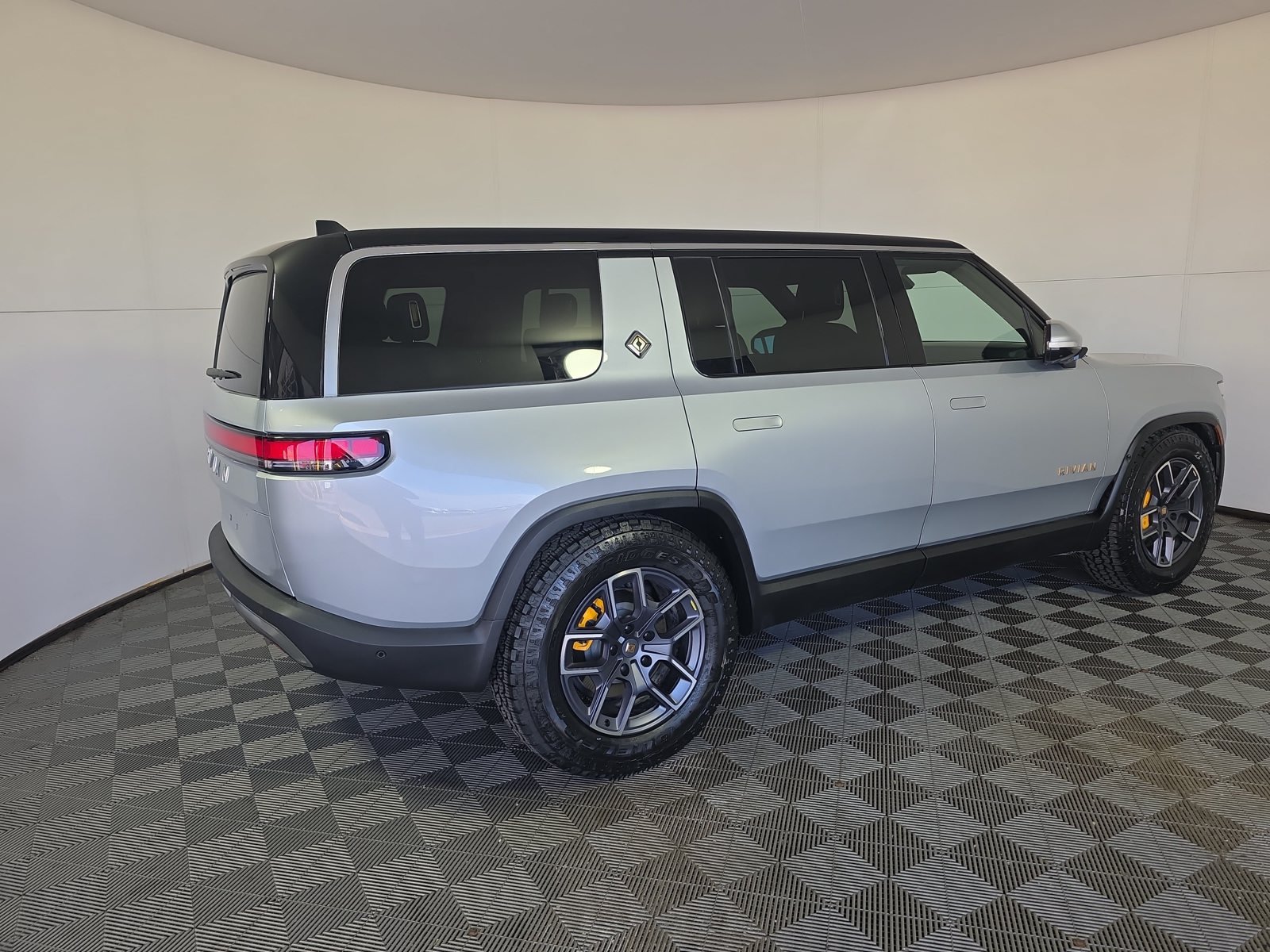 Used 2023 Rivian R1S Adventure Quad AWD/4WD image 5