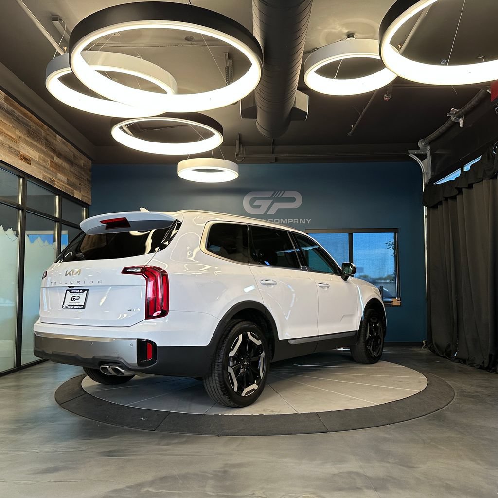 Used 2025 Kia Telluride S AWD/4WD image 3