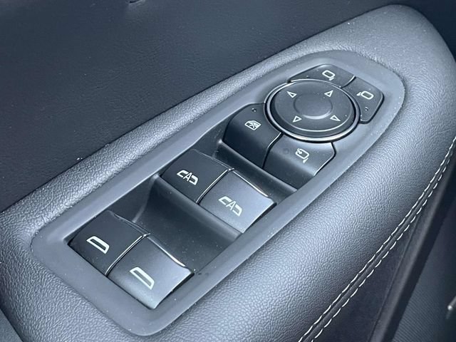 Certified 2026 Cadillac XT5 Sportv w/ LPO, Floor Liner Package AWD/4WD image 32