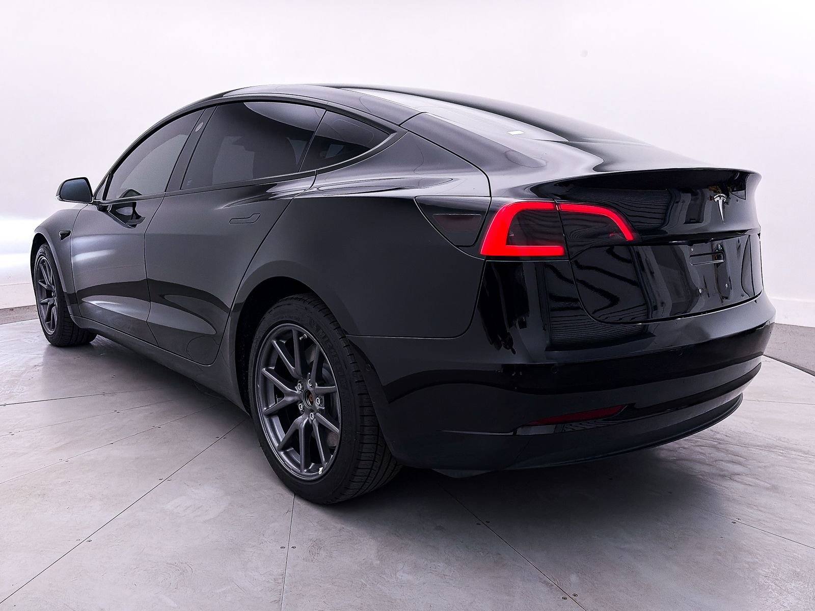 Used 2018 Tesla Model 3 Long Range image 12