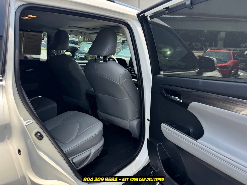Used 2021 Toyota Highlander Limited FWD image 35