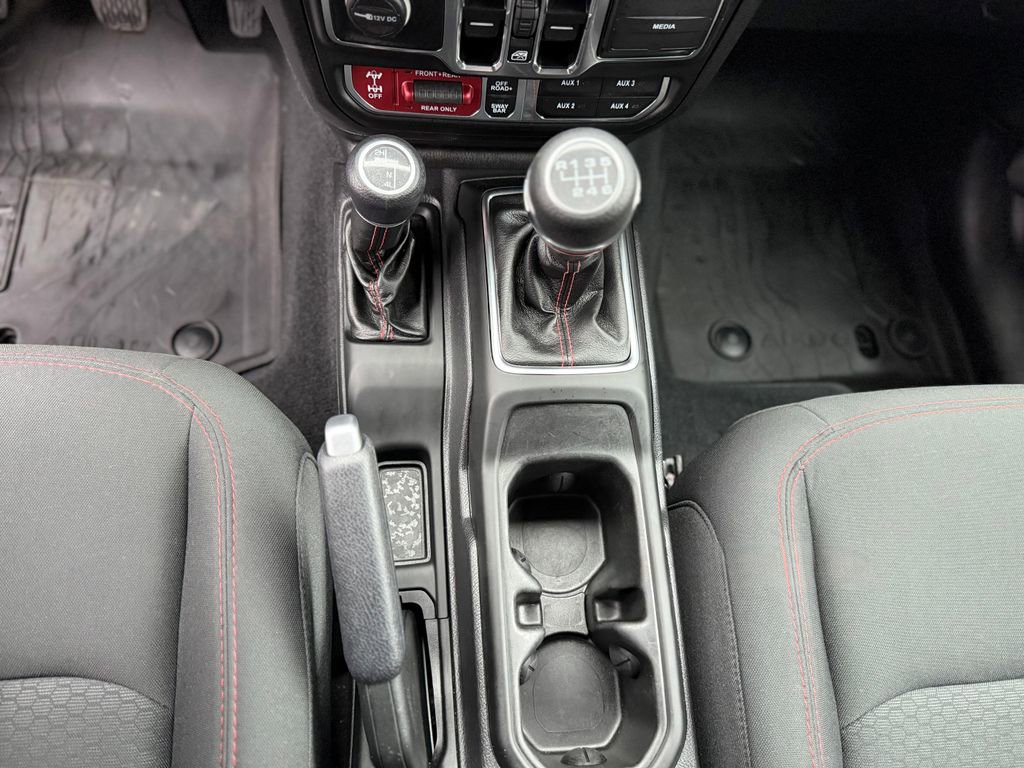 Used 2022 Jeep Wrangler Unlimited Rubicon w/ Steel Bumper Group image 18