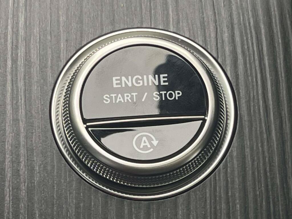 New 2026 Mercedes-Benz C 300 4MATIC Sedan image 39