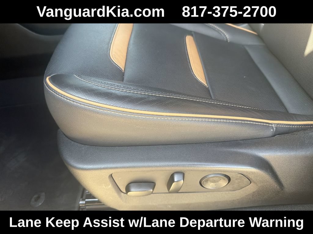 Used 2024 GMC Yukon AT4 w/ Technology Package AWD/4WD image 16