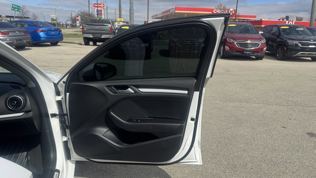 Used 2018 Audi A3 2.0T Premium image 26