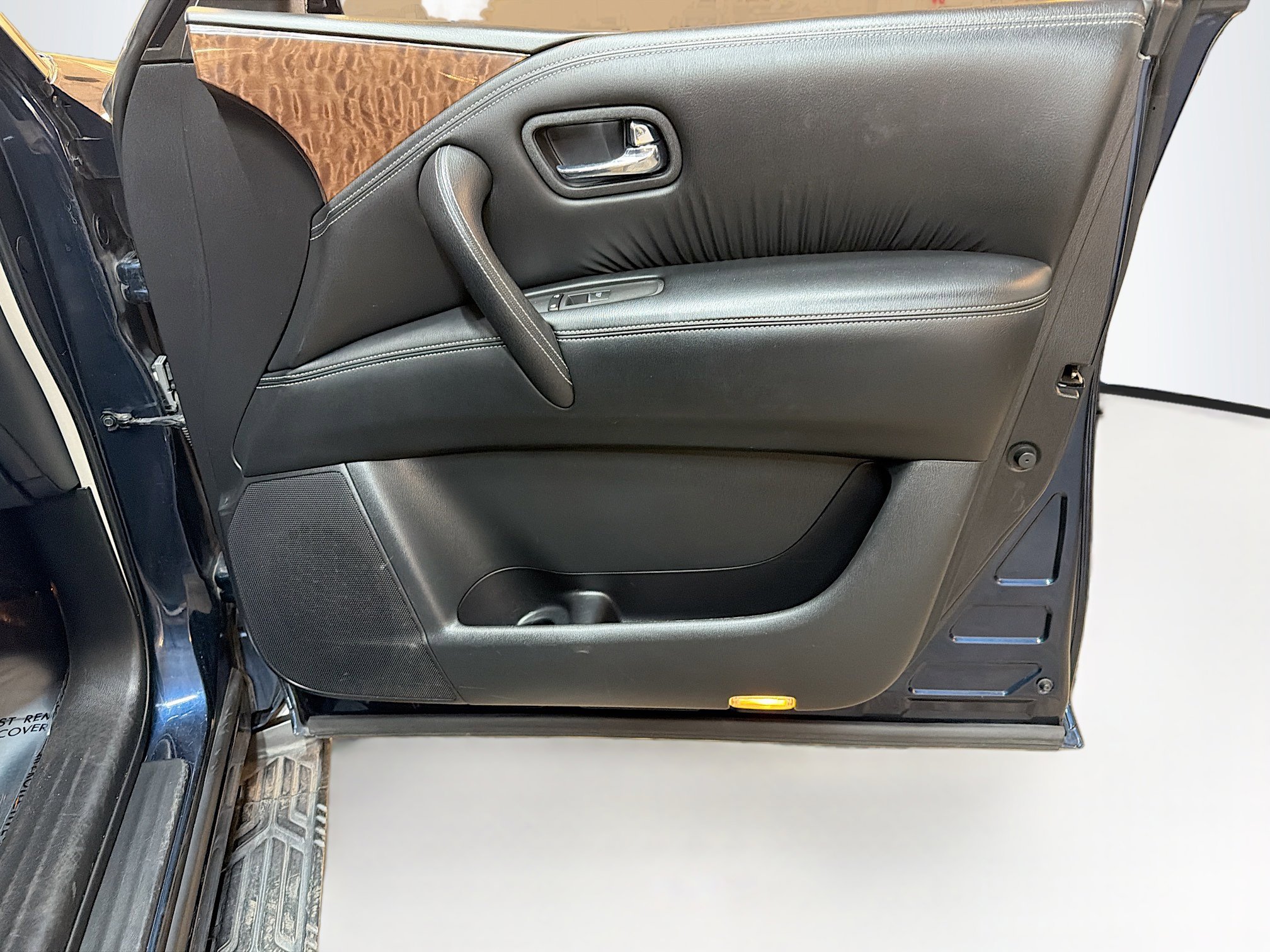 Used 2020 Nissan Armada SL w/ Premium Package image 35