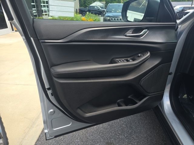 New 2025 Jeep Grand Cherokee L Laredo w/ Luxury Tech Group I image 10