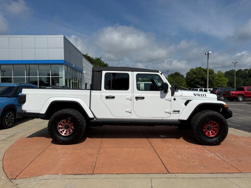 Used 2022 Jeep Gladiator Sport AWD/4WD image 9
