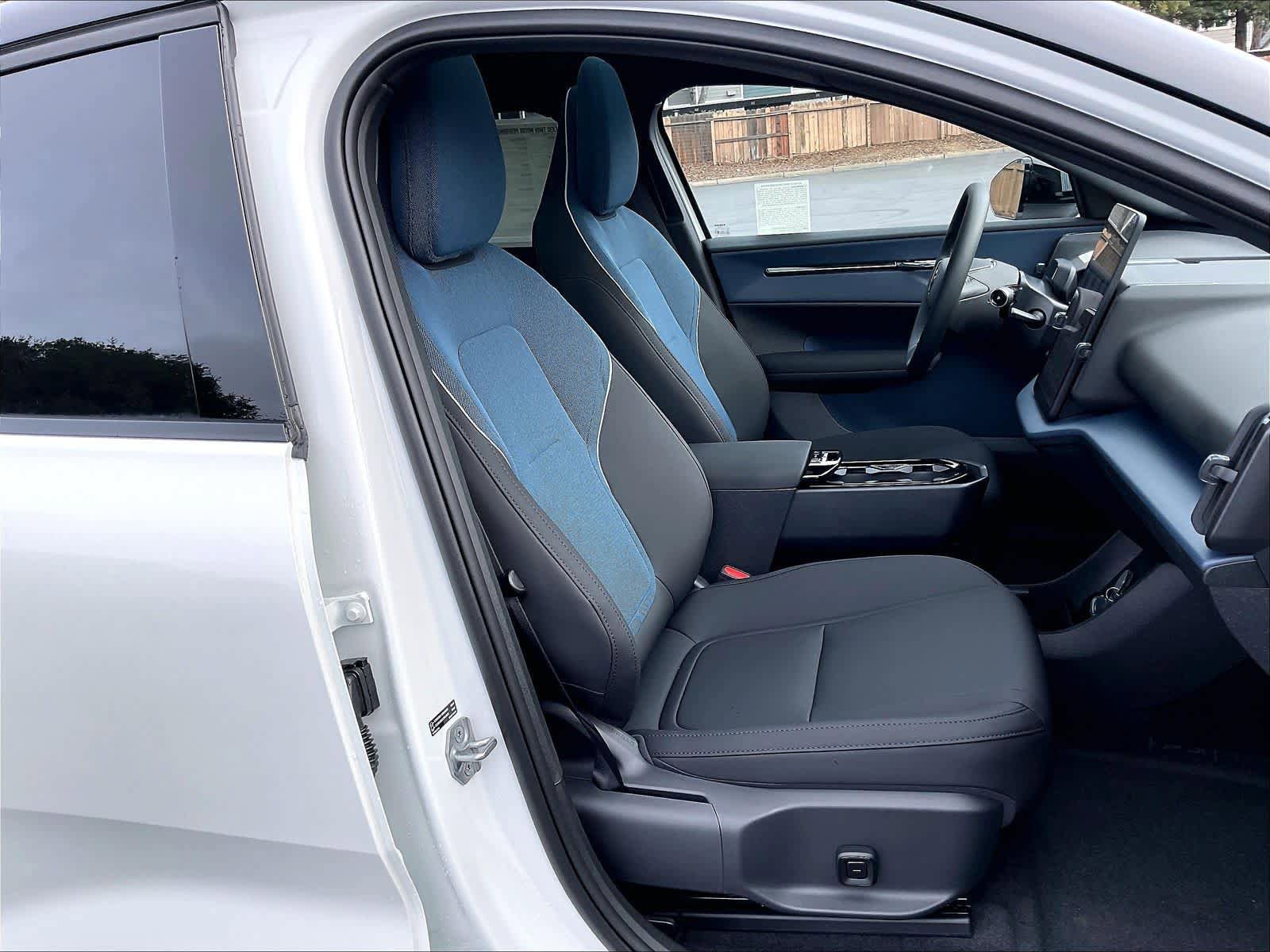 New 2026 Volvo EX30 Ultra w/ Protection Package Premier AWD/4WD image 31