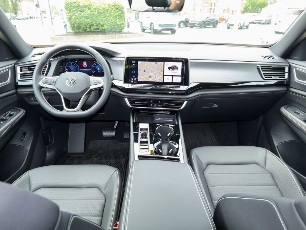 New 2026 Volkswagen Tiguan SE R-Line AWD/4WD image 18
